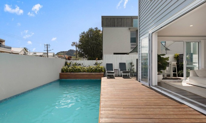 Mount Maunganui Maison | Coastal Getaway with Pool - Central Mount Maunganui, Spacious 5 Bedroom Home