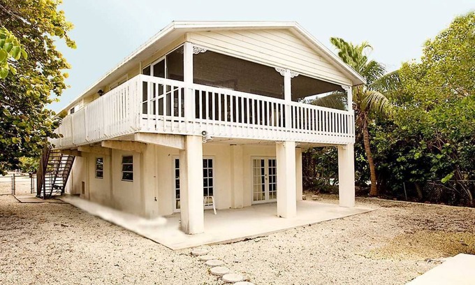 Cutthroat Harbor Estates Maison | Coastal Oasis, Canal front