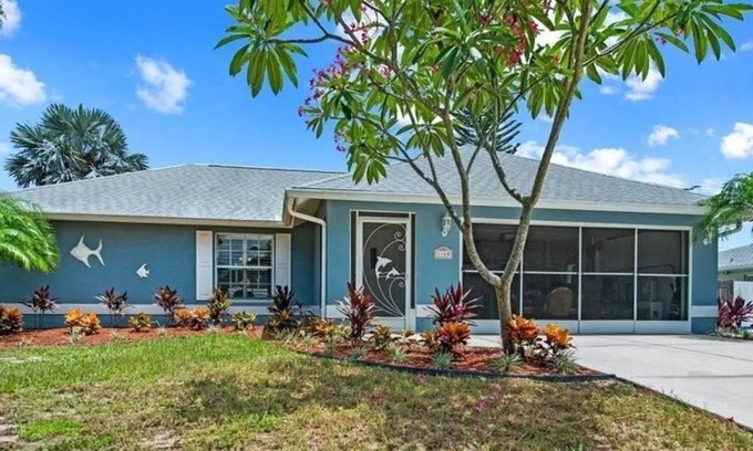 South Venice Maison | 5 minutes to the beach, beautiful and comfortable pool home!