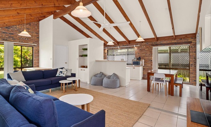 Pottsville Maison | Coastal Paws Pet friendly, family beach house in Pottsville