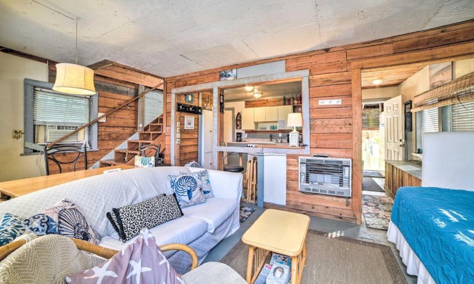 Salem Maison | Coastal Perry Cottage about 2 Mi to Boat Ramp!