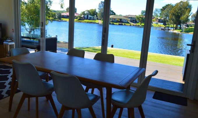 Sussex Inlet Maison | Coastal Relaxation - Absolute Waterfront