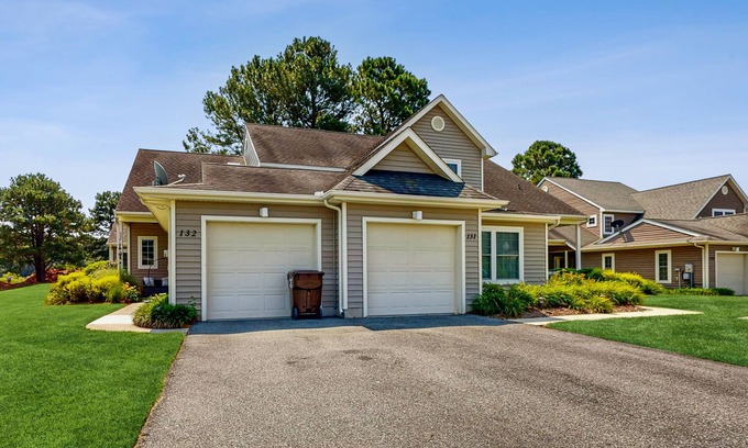 Ocean Pines Maison | Coastal resort with pool, golf, fireplace, W/D, sunroom & beach access