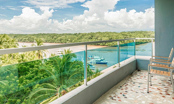 Puntarenas Copropriété | Coastal Serenity in El Roble: Your Perfect Getaway! Water views and Balcony