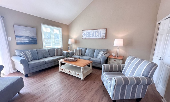 Southend Maison | Coastal Soul - Beach block, on cul-de-sac street, pet friendly.