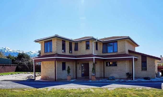 Kaikoura Maison | Coastal | Spacious | Mountain Views - KK21238
