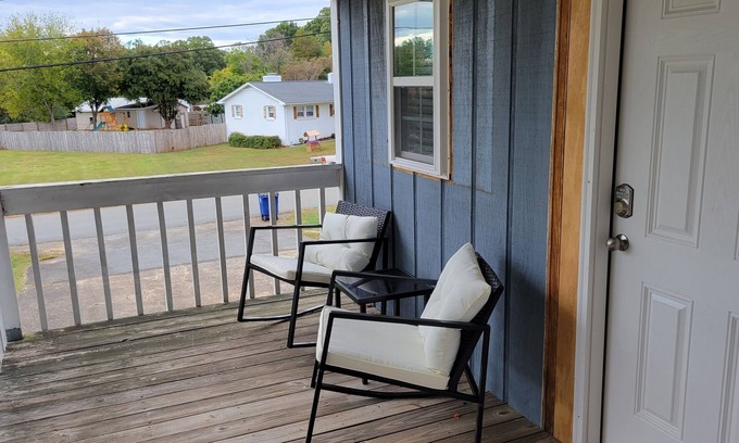 Kernersville Appartement | Coastal Themed studio with lots of amenities in peaceful Kernersville.