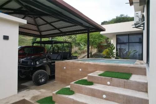 Puerto Lopez Appartement | Coastal Villa Retreat with Private Jacuzzi and Garage Near Isla de la Plata