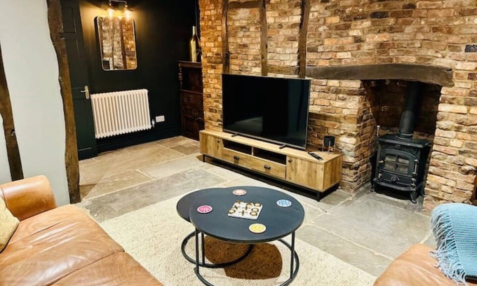 Brigg Cottage | Cobblers Cottage, Bridge Street, Brigg :: Luxury renovation 2024 :: Town Centre