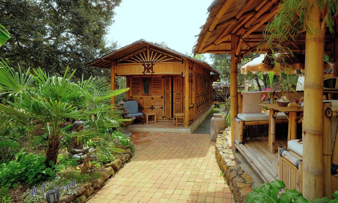 Anduze Cabine | Coco Banane , Maison de Bali en Bambou, Insolite Dans un Jardin Exotique 2 per