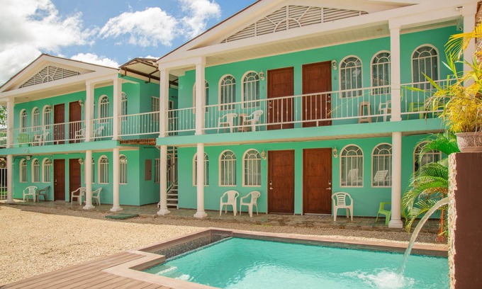 Coco Appartement | Cococabana7 newly renovated 1BR/1BA apar in downtown Coco, 5 min walk to beach.
