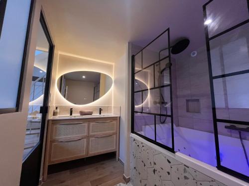 Laval Appartement | COCON Mayennais - Loft Balnéo Laval - Loveroom