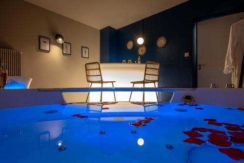 Montbeliard Appartement | Cocon Relax - Jacuzzi - Cinéma