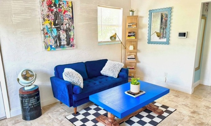 Southwest Coconut Grove Maison | Coconut Grove, 1 block to CocoWalk, 10min to Brickell