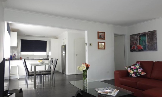 Sale Maison | Codrington hébergement court / long séjour