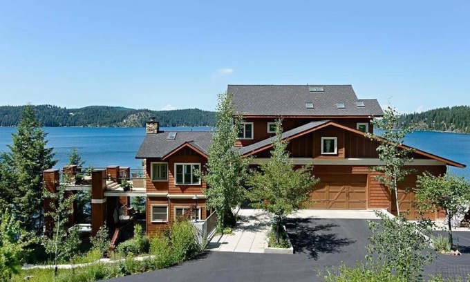 Coeur d'Alene Appartement | Retraite de luxe au cœur du lac d'Alene avec bain à remous, sauna, cale de bateau, etc.