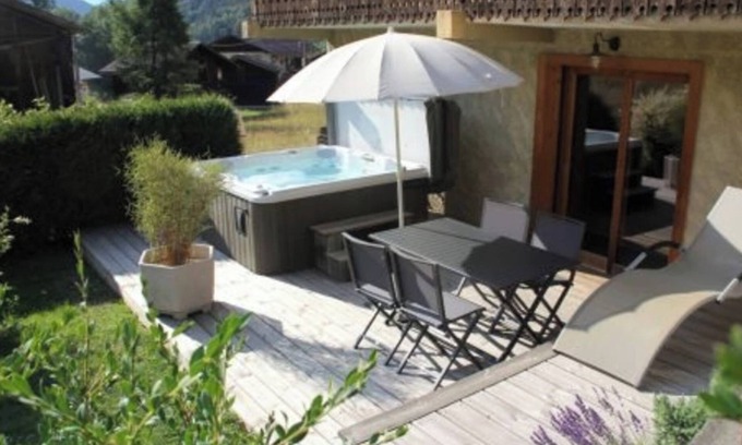 Taninges Cottage | Gîte dans chalet résidence de charme/Piscine int-Sauna-Hammam/ Haute-Savoie