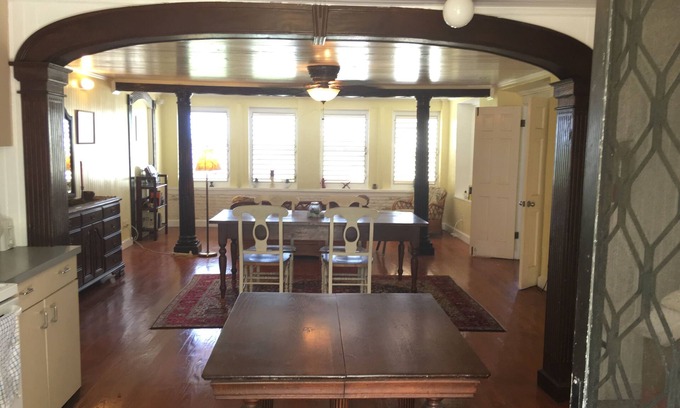 Estate East Street Appartement | COFF HOUSE: "Captain's Quarters" in Iconic Dowtown Landmark Villa