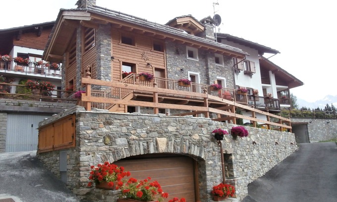 Gimillan Appartement | Cogne - Les petites fleurs du Gran Paradiso - Wi-Fi gratuit