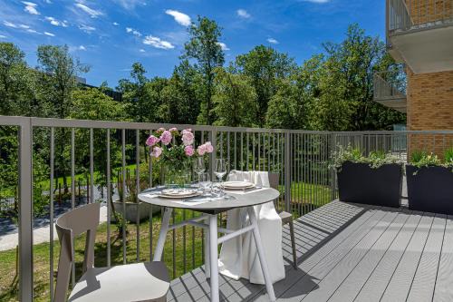Kaunas Appartement | cohost I New Apt w-Balcony I Air Condition I Free Parking & Netflix I By Botanical Park