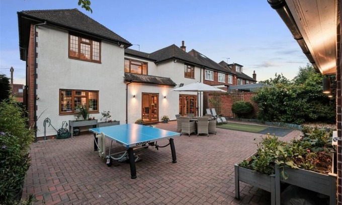 Seisdon Maison | Premium 4BR Family Home w/ Garden Annex and Gym