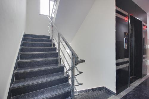 Manikonda Hôtel | Collection O SIRI GRAND INN