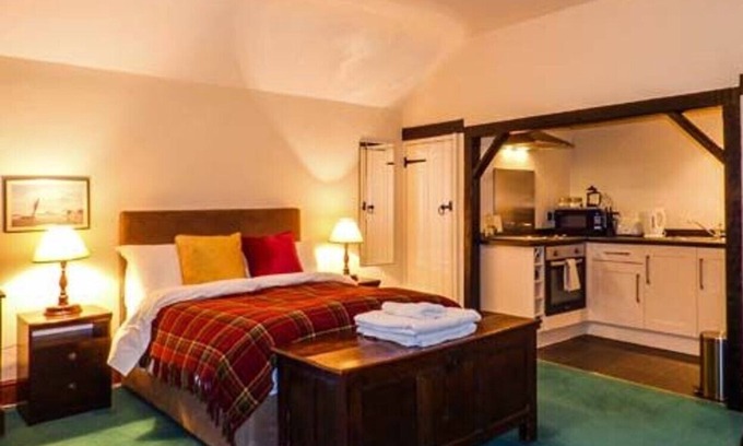 Hinton Cottage | Collection of cottages set in acres of beautiful gardens for multi family stays.