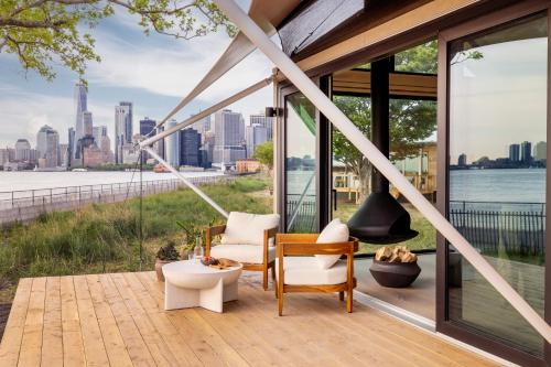 Manhattan Hôtel | Collective Retreats Governors Island