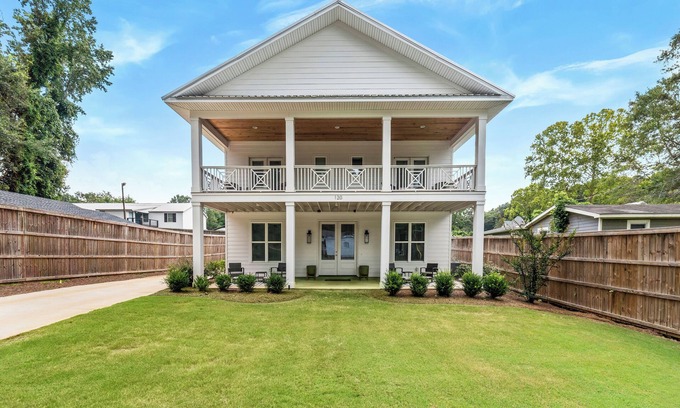 Pickwood Maison | Less than 1 mile to downtown Auburn, Toomer's Corner, campus