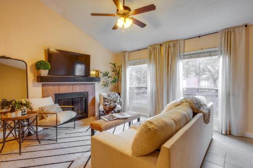 College Station Maison | College Station Gem with Pool Access Near University