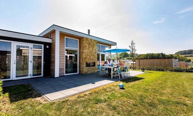 Strucht Chalet De Ski | ✓ Collosseo at Residence Valkenburg ✓ Holiday home for 4 persons ✓ Located in Valkenburg (Schin op Geul) ✓ Holiday resort in South Limburg, near Maastricht ✓ Book directly at the resort