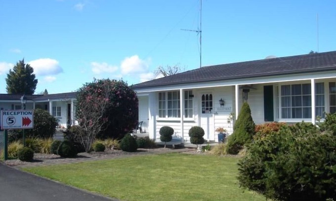 Cambridge Hôtel | Colonial Court Motel