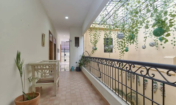 Zona Colonial Hôtel | Colonial Oasis: Stylish Retreat with Free WiFi and Invigorating Hot Water