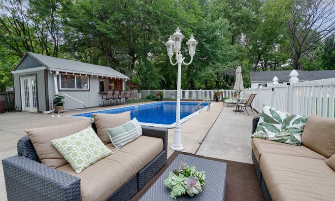Mission Maison | Colonial Oasis w/Pool & Spa 🏖 Near Hwy, Sleeps 9