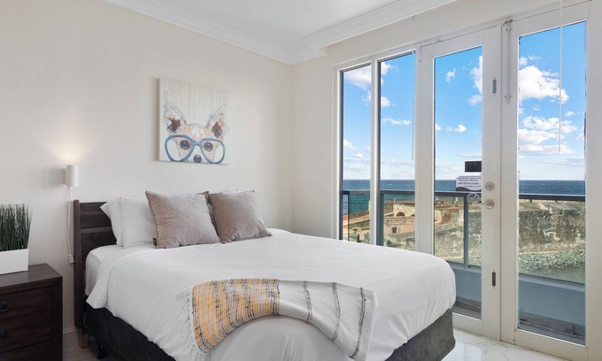Puerta de Tierra Appartement | Colonial Old San Juan | Waterfront Studio | Terrace with Coastal Vista