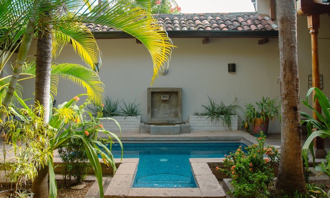 Granada Maison | Colonial room Miskitu 3