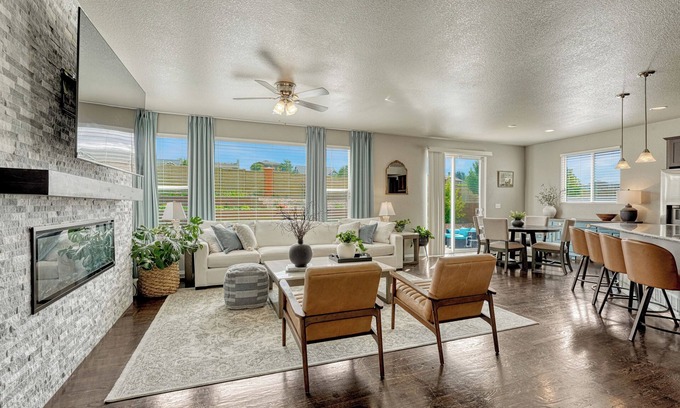 Colorado Springs Maison | Colorado Comfort Awaits: Spacious 6-Bed Room Retreat Near Trails & Family Fun!
