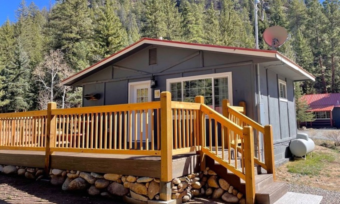 Almont Maison | Colorado's Hidden Gem: Riverside Cabins, Epic Views & Outdoor Thrills