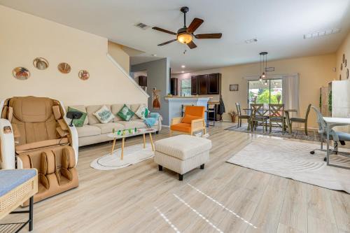 Kyle Maison | Colorful Kyle Home with Pool Access Pets Welcome!