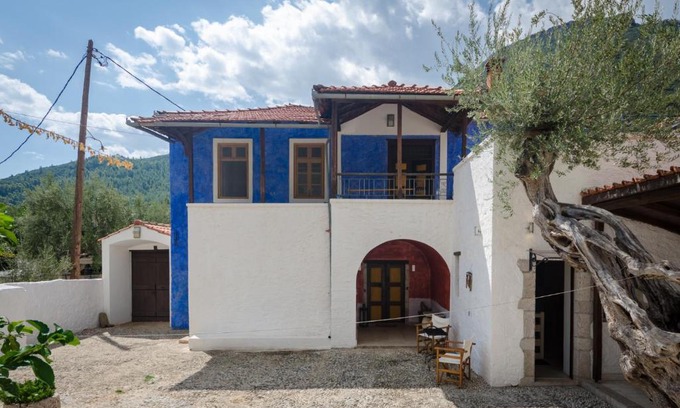Leonidio Maison | Colourfull Stone House