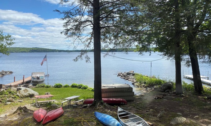 South Casco Cottage | Fishing Rental May 10-17. Great dock area for Salmon & Togue fishing