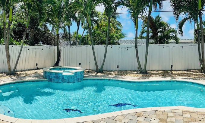 Deerfield Beach Maison | Summer dates open at The Blue Wave Beach Home!