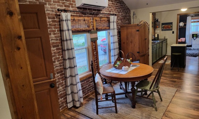 Mattoon Maison | Come and experience a Slice of Paradise in Mattoon, Illinois