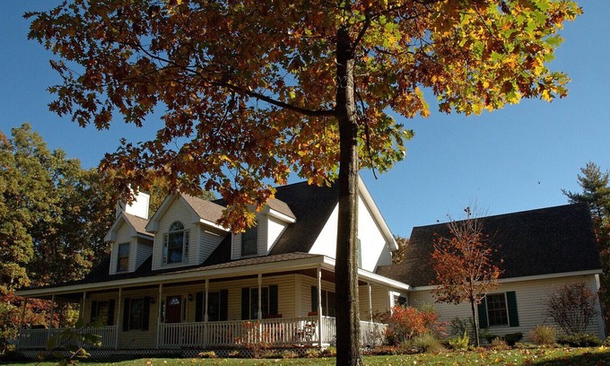 Northfield Maison | Come enjoy our home on a 150 horse ranch in Southern NH
