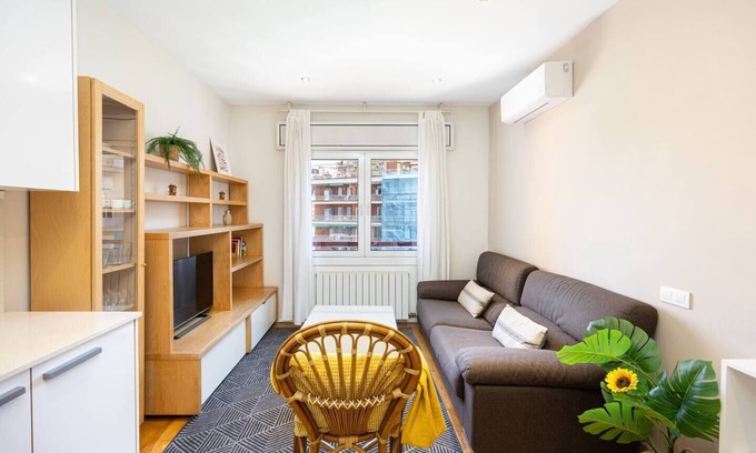 La Maternitat i Sant Ramon Appartement | Come enjoy the real Barcelona experience