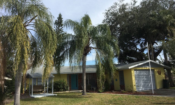 Gulf Gate Estates Maison | Détente, belle maison avec solarium et terrasse. Moins de 10 min à Siesta Key