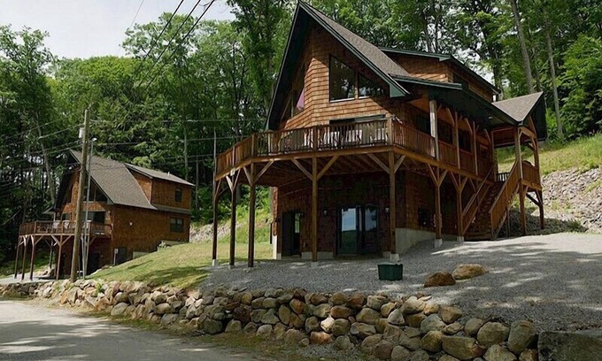 Weare Station Balnéaire | Come stay at our four season resort!