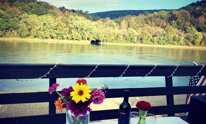 Falls Maison | Come stay in the beautiful endless mountains on the bank of the River