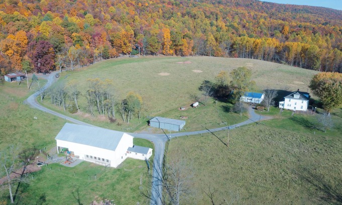 Harrisonville Autre | Come to my home Farmhouse. 4 bedrooms, WiFi, AC in McConnellsburg, Pa.