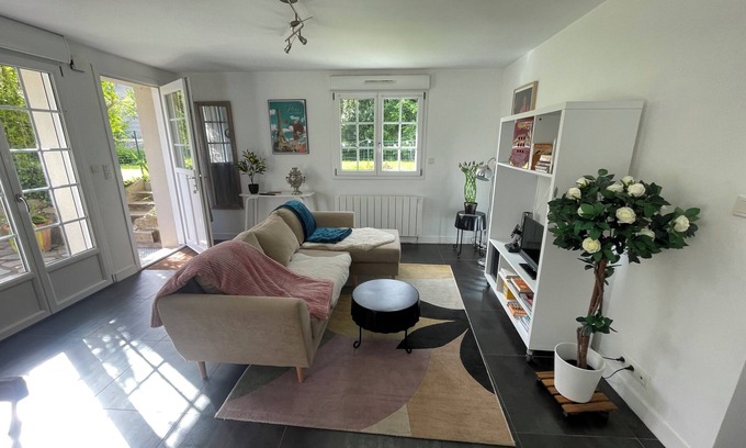 La Chapelle-des-Fougeretz Appartement | Comfortable, quiet T3 apartment with garden